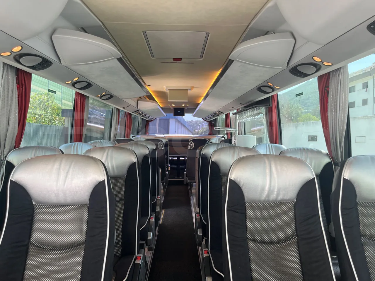 Setra S411 HD - radio accessories photo