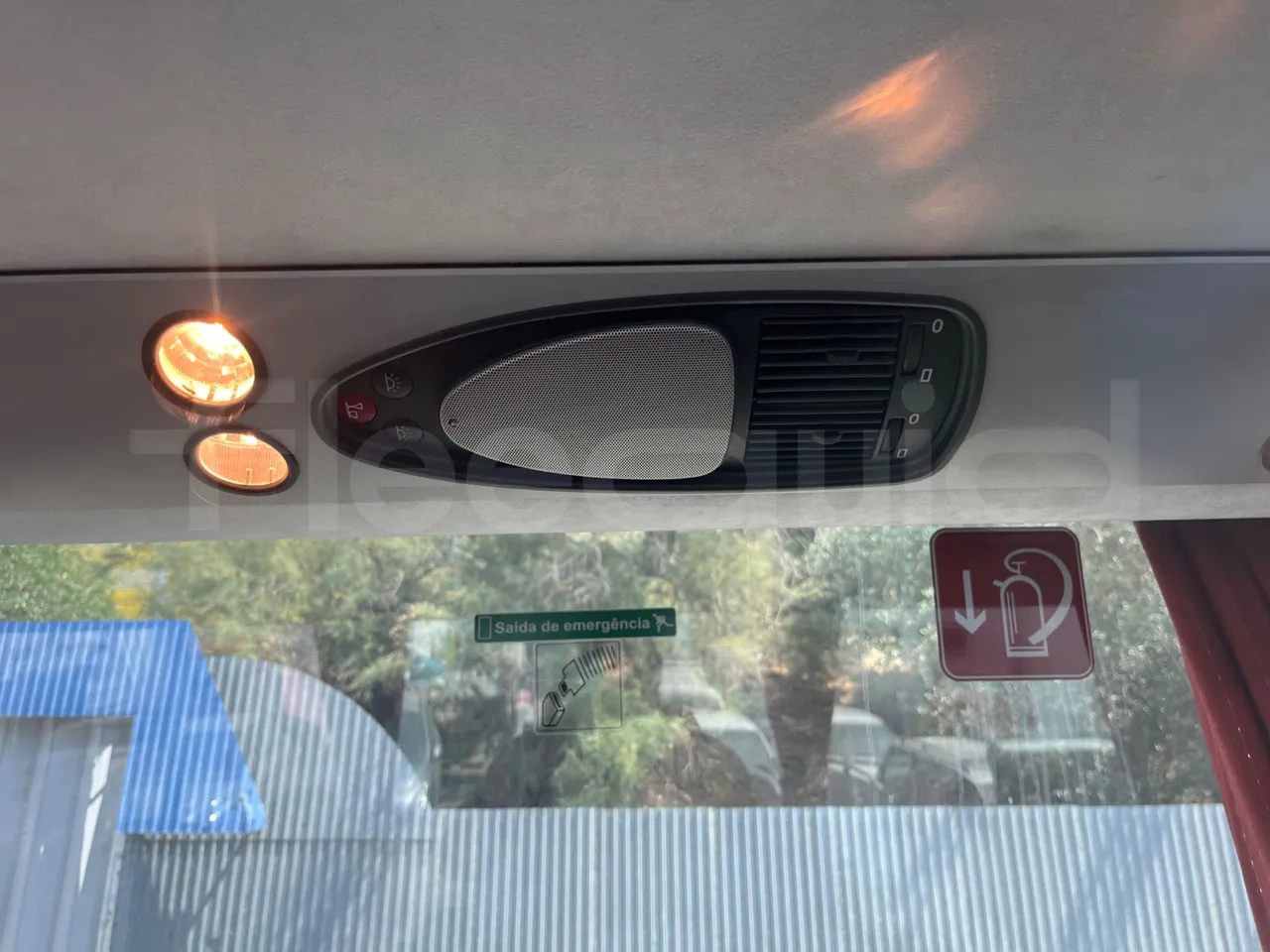 Setra S411 HD - toilette accessories photo