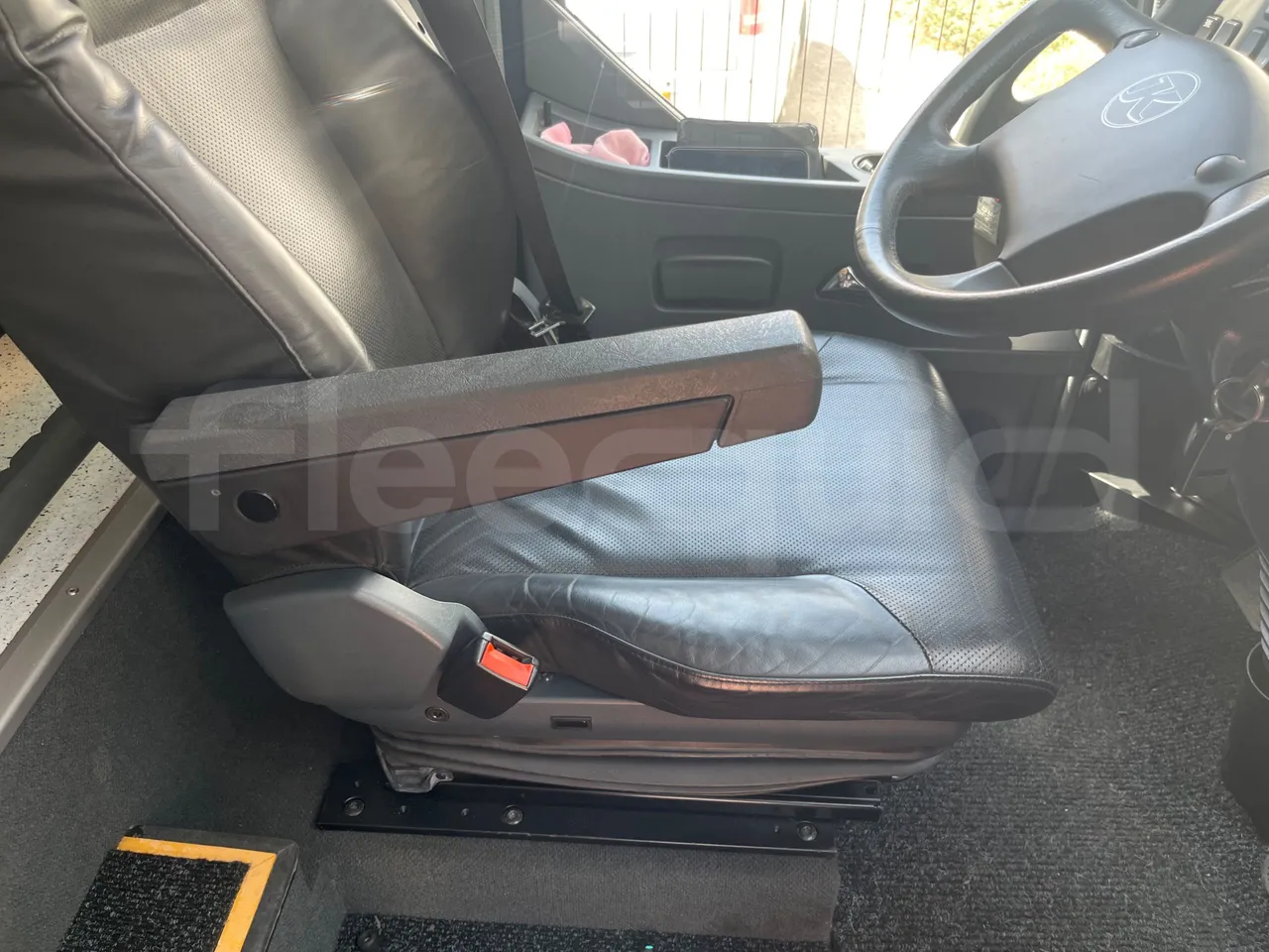 Setra S411 HD - armrest detail photo