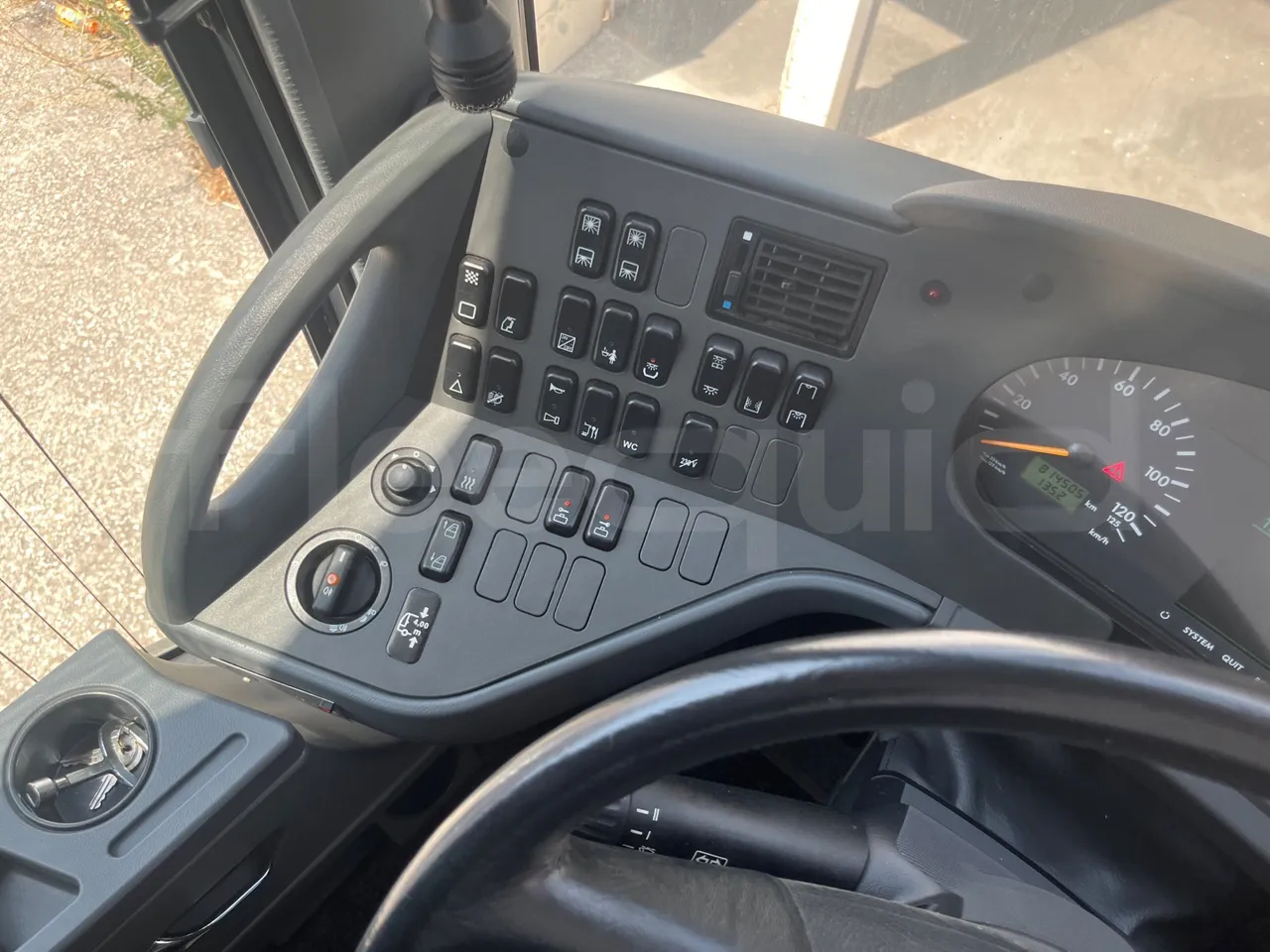 Setra S411 HD - dashboard lights on
