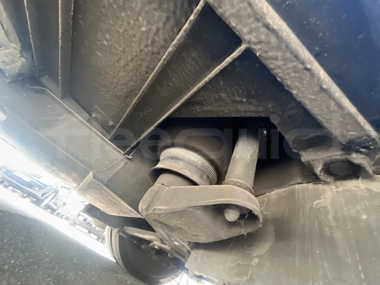 Setra S411 HD - front air springs left