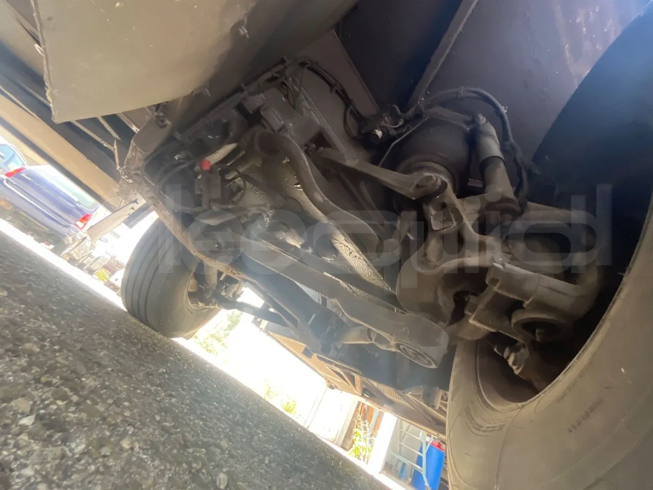 Setra S411 HD - front air springs right