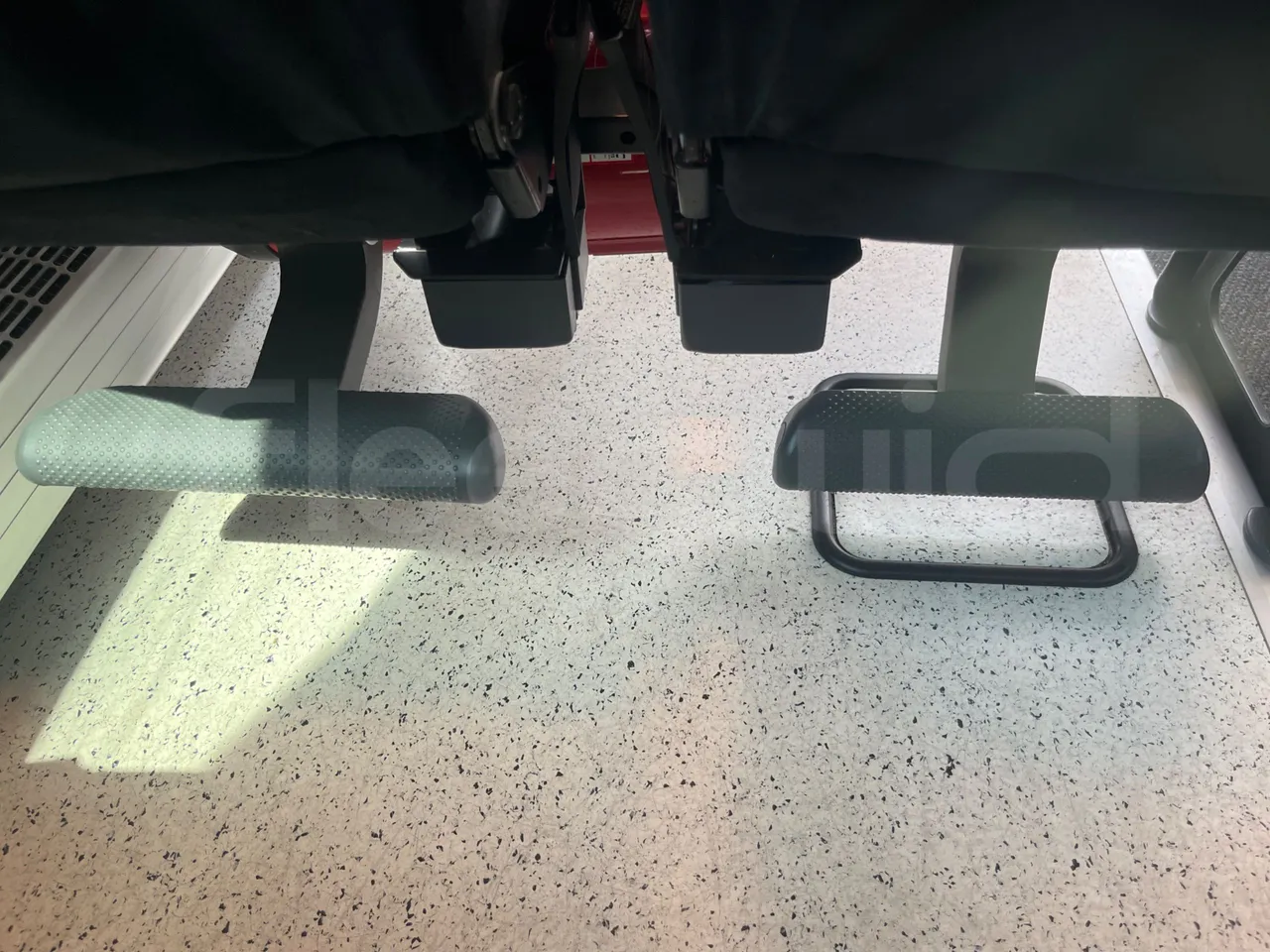 Setra S411 HD - roof hatch 1