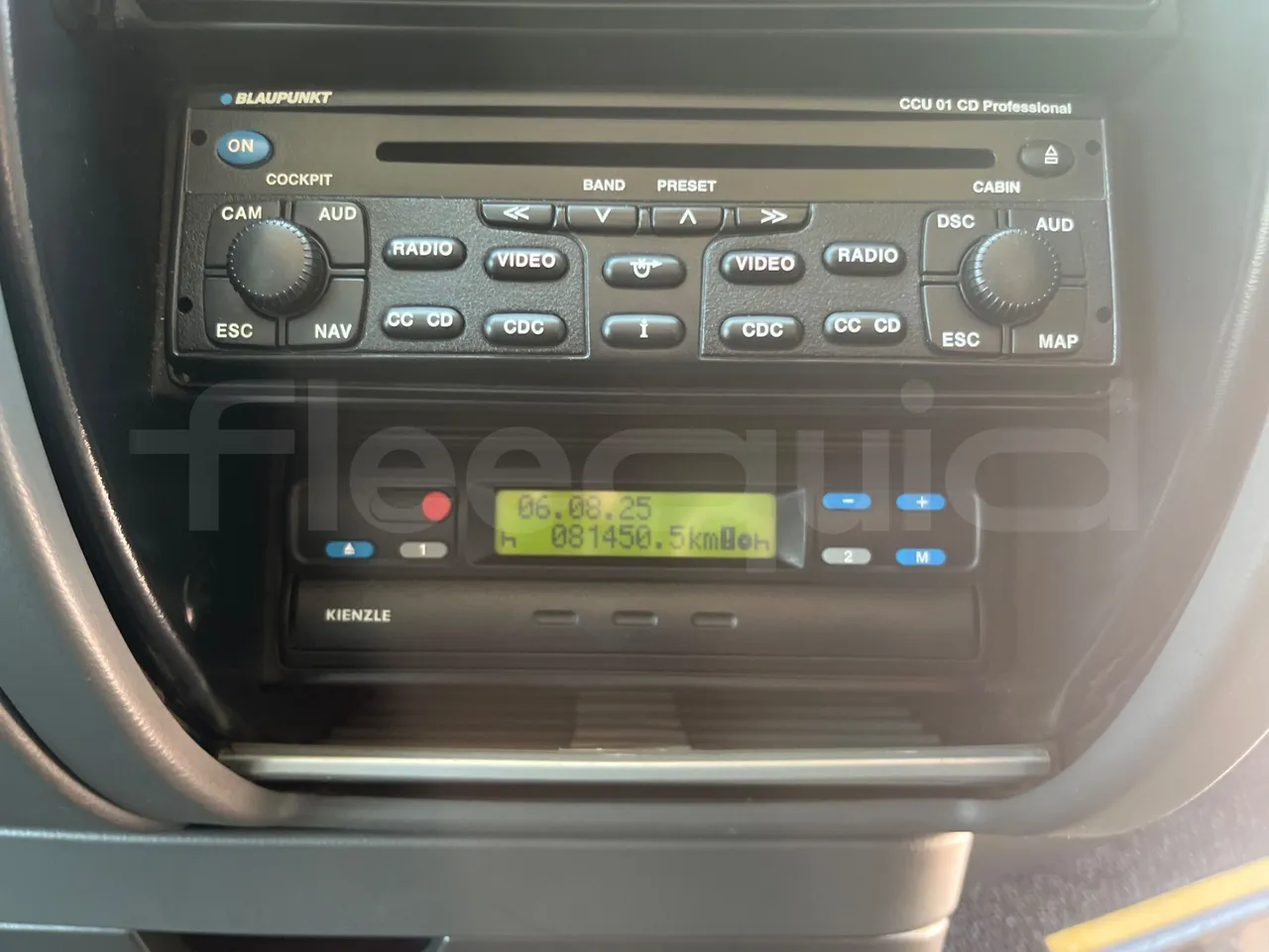 Setra S411 HD - roof hatch 3