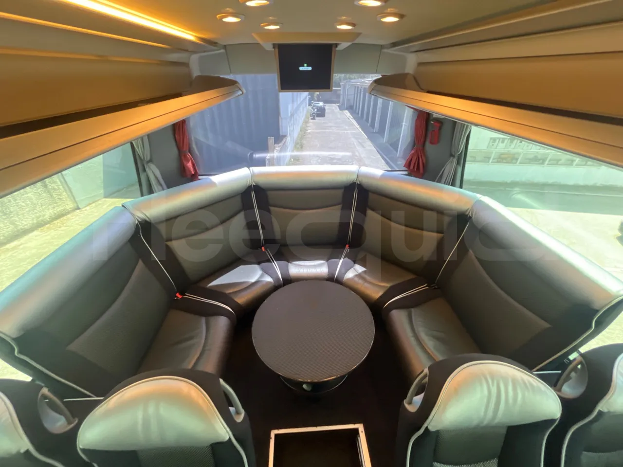 Setra S411 HD - forward view all seats last row height