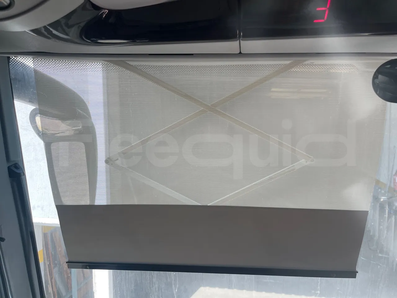 Setra S411 HD - monitor detail photo