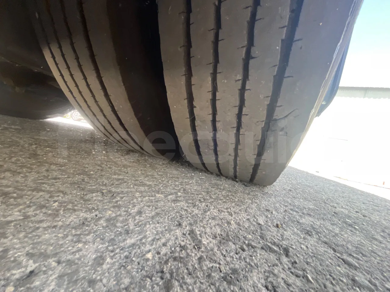 Setra S411 HD - tread condition front tires left