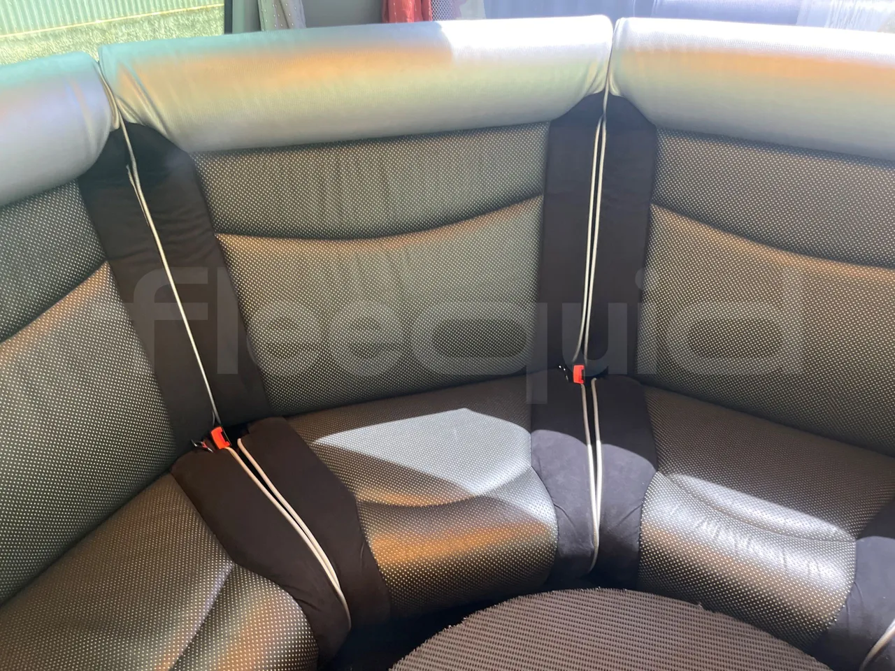 Setra S411 HD - overhead compartments photo