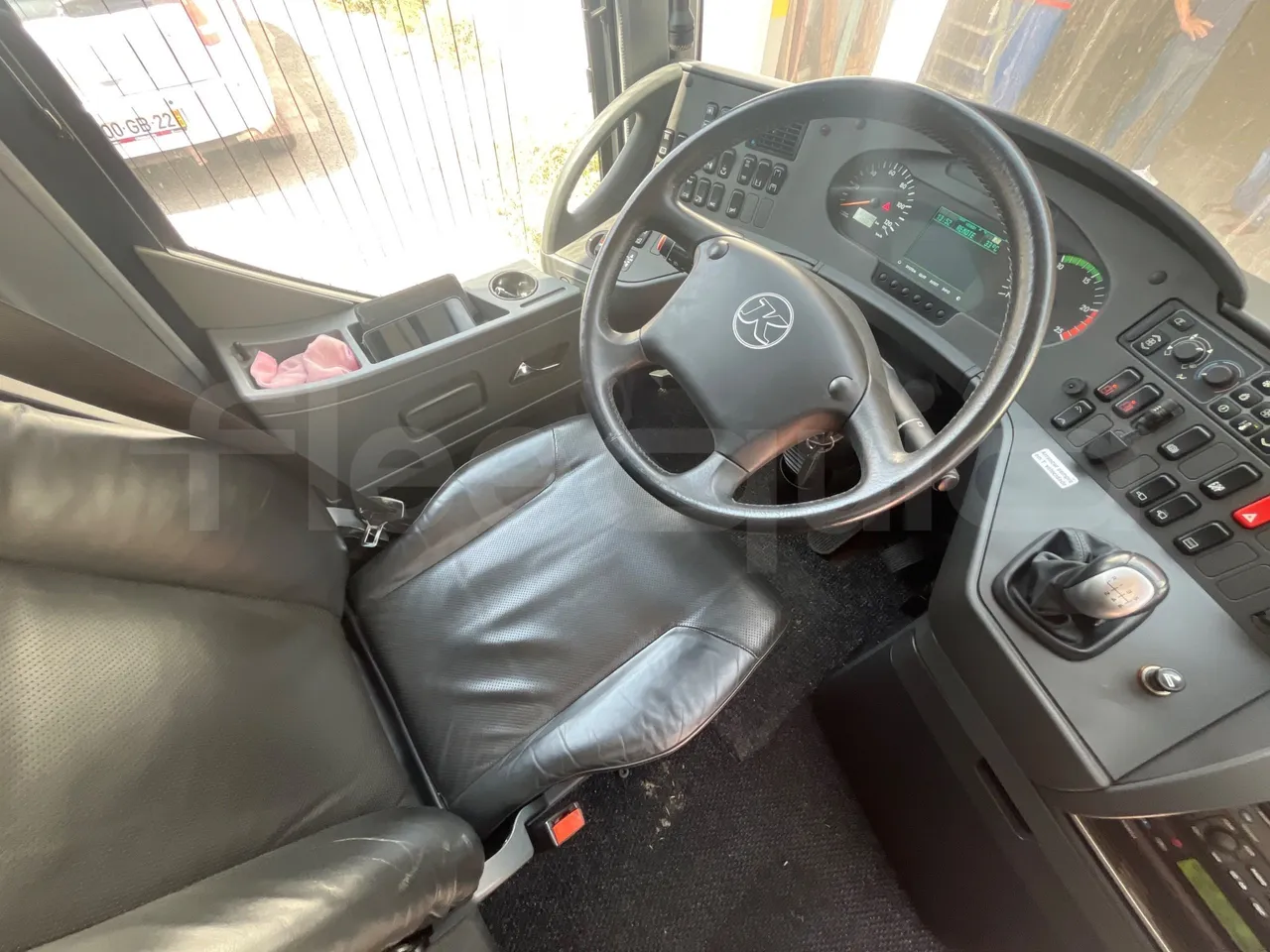 Setra S411 HD - seat plate photo