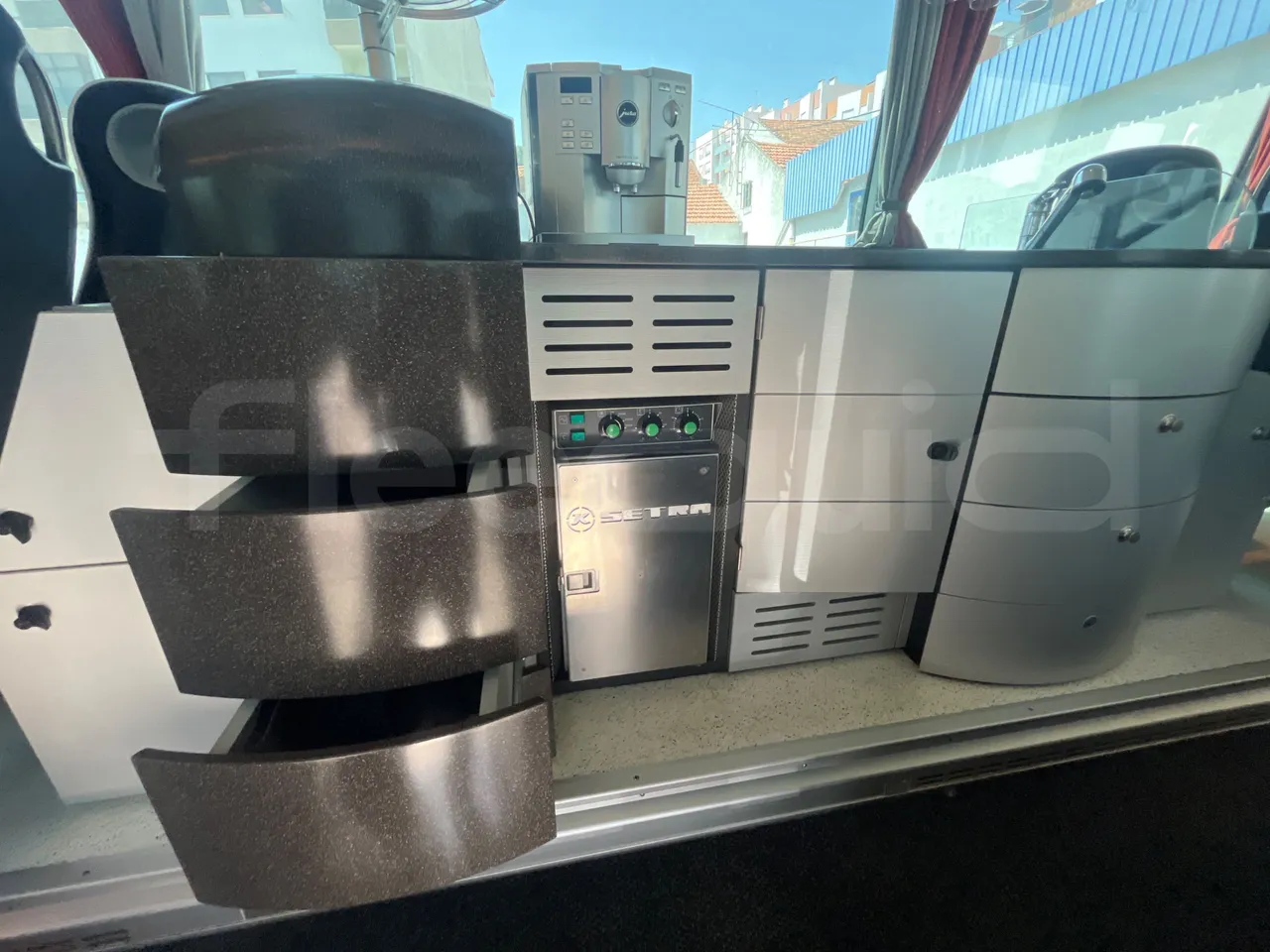 Setra S411 HD - hostess seat photo