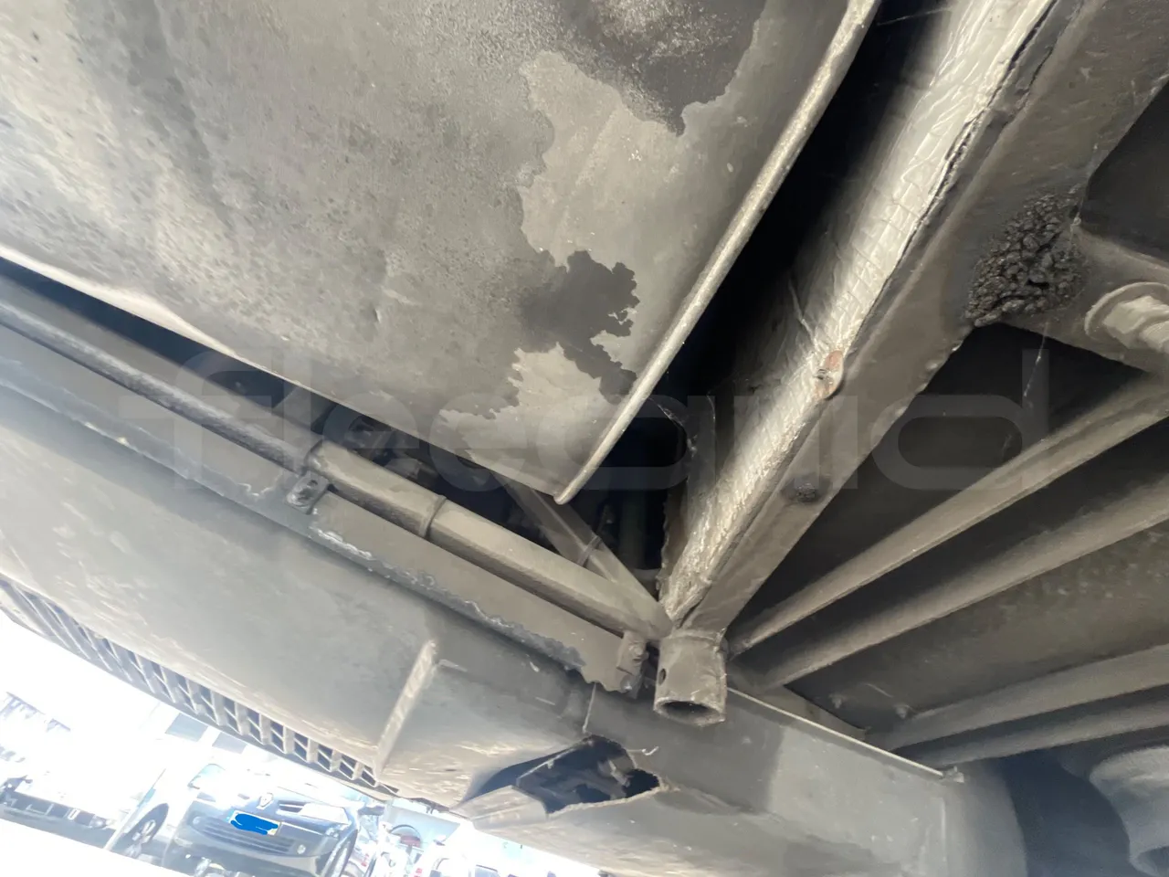 Setra S411 HD - central undercarriage photo