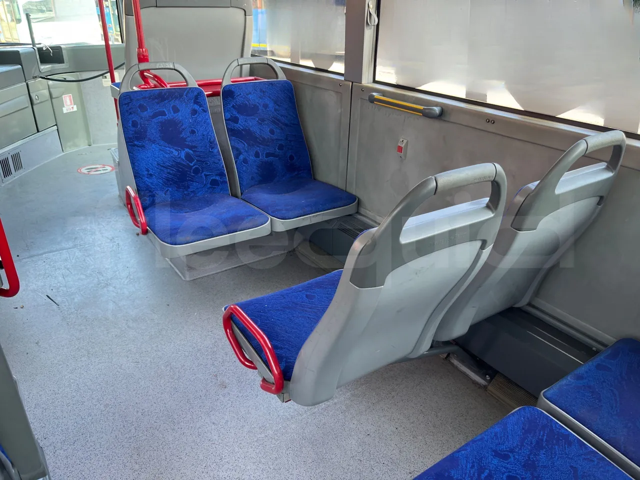Mercedes-Benz Citaro G O530- Euro4 - 260kW - 17.940mt - armrest detail photo