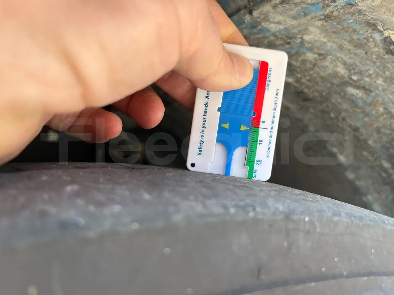 Mercedes-Benz Citaro G O530- Euro4 - 260kW - 17.940mt - rear left tire photo