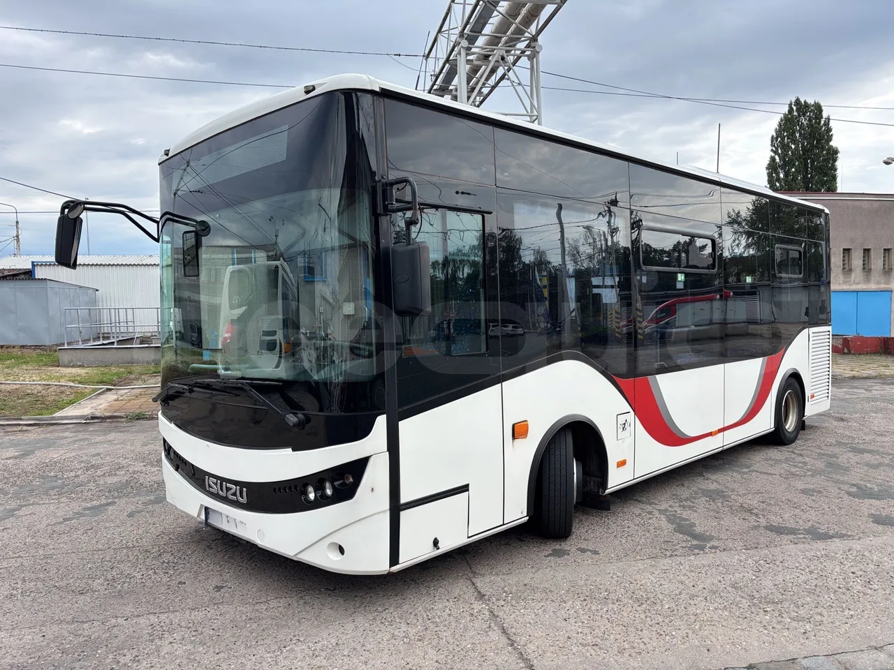 Isuzu Novo - 3/4 Front Left Side