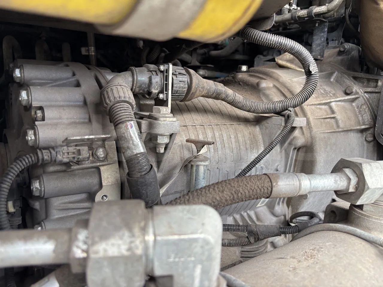 Isuzu Novo - Gearbox