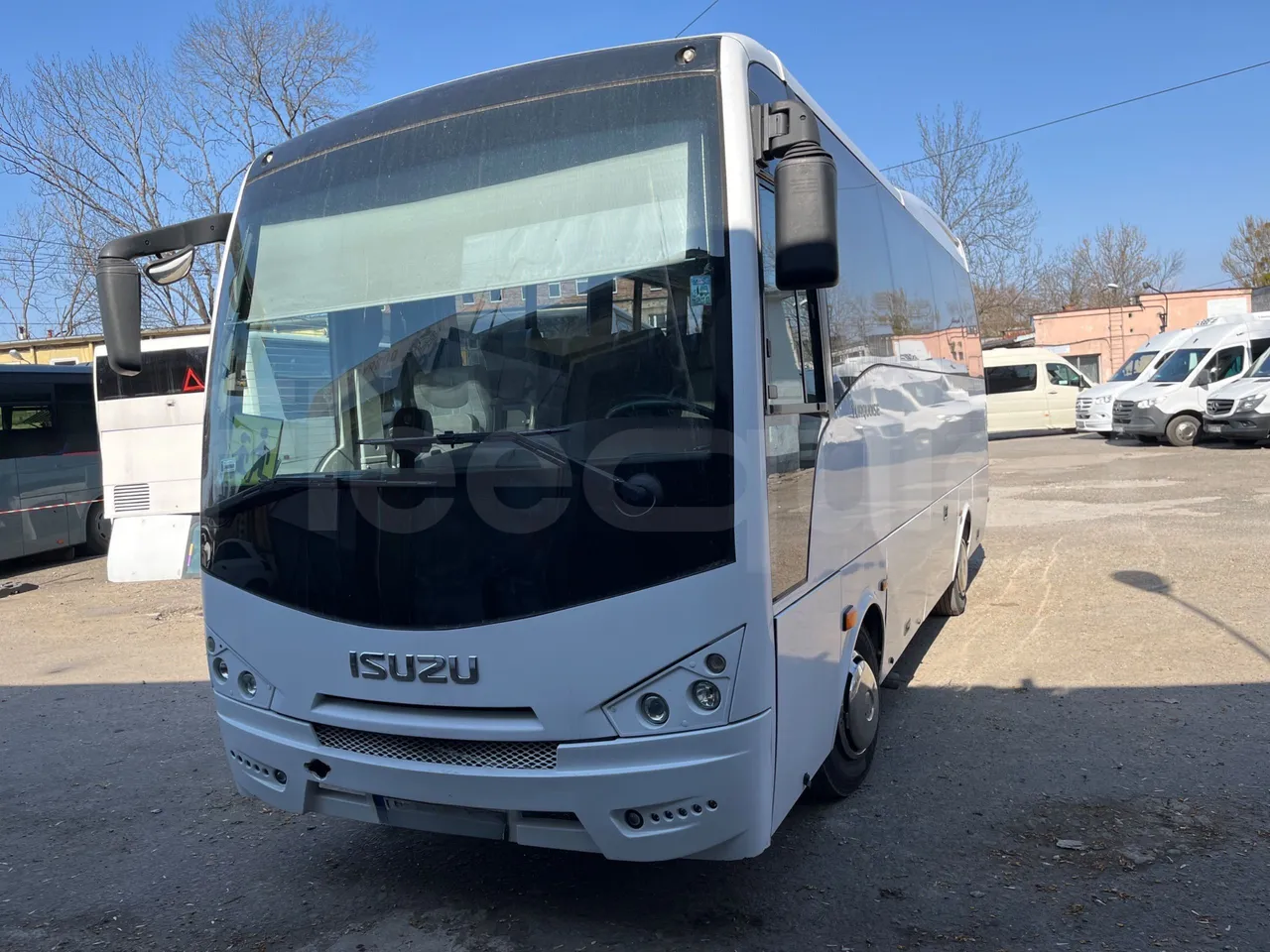 Isuzu Turquoise/Sb Anadolu - Euro 6 -140 kW - 7.720 mt - 3/4 front left