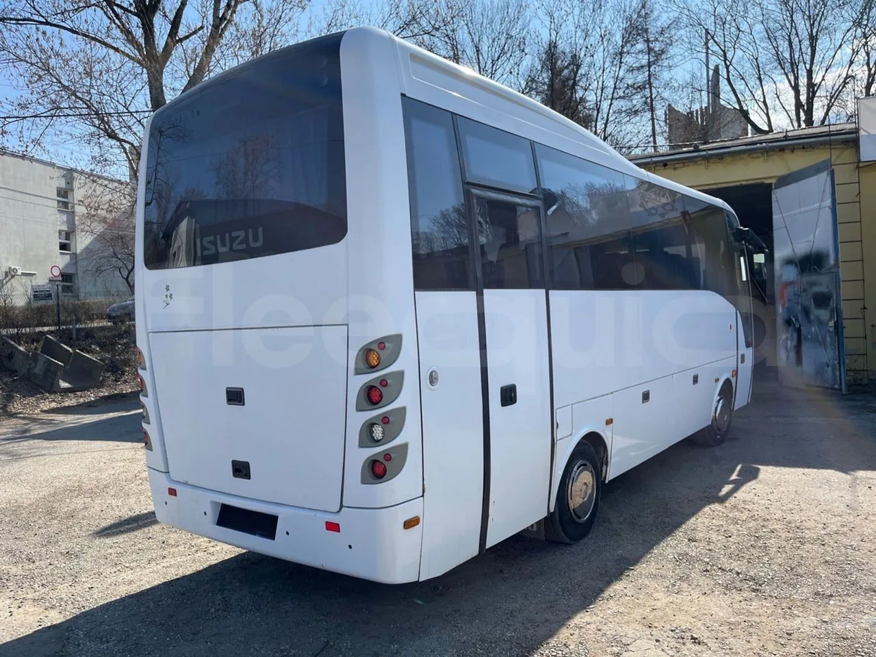 Isuzu Turquoise/Sb Anadolu - Euro 6 -140 kW - 7.720 mt - 3/4 right rear doors closed