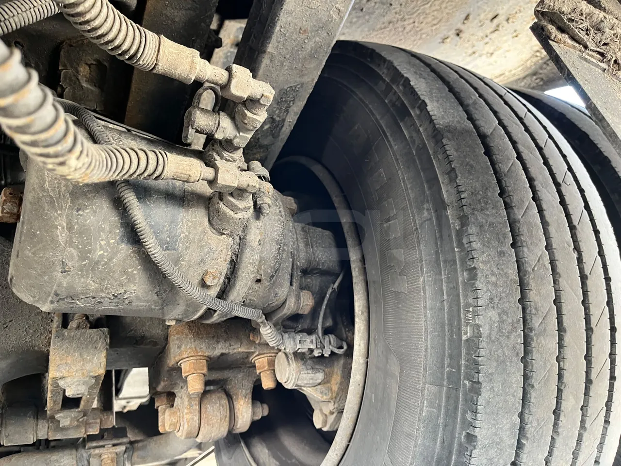 Isuzu Turquoise/Sb Anadolu - Euro 6 -140 kW - 7.720 mt - axle 2 caliper brakes right