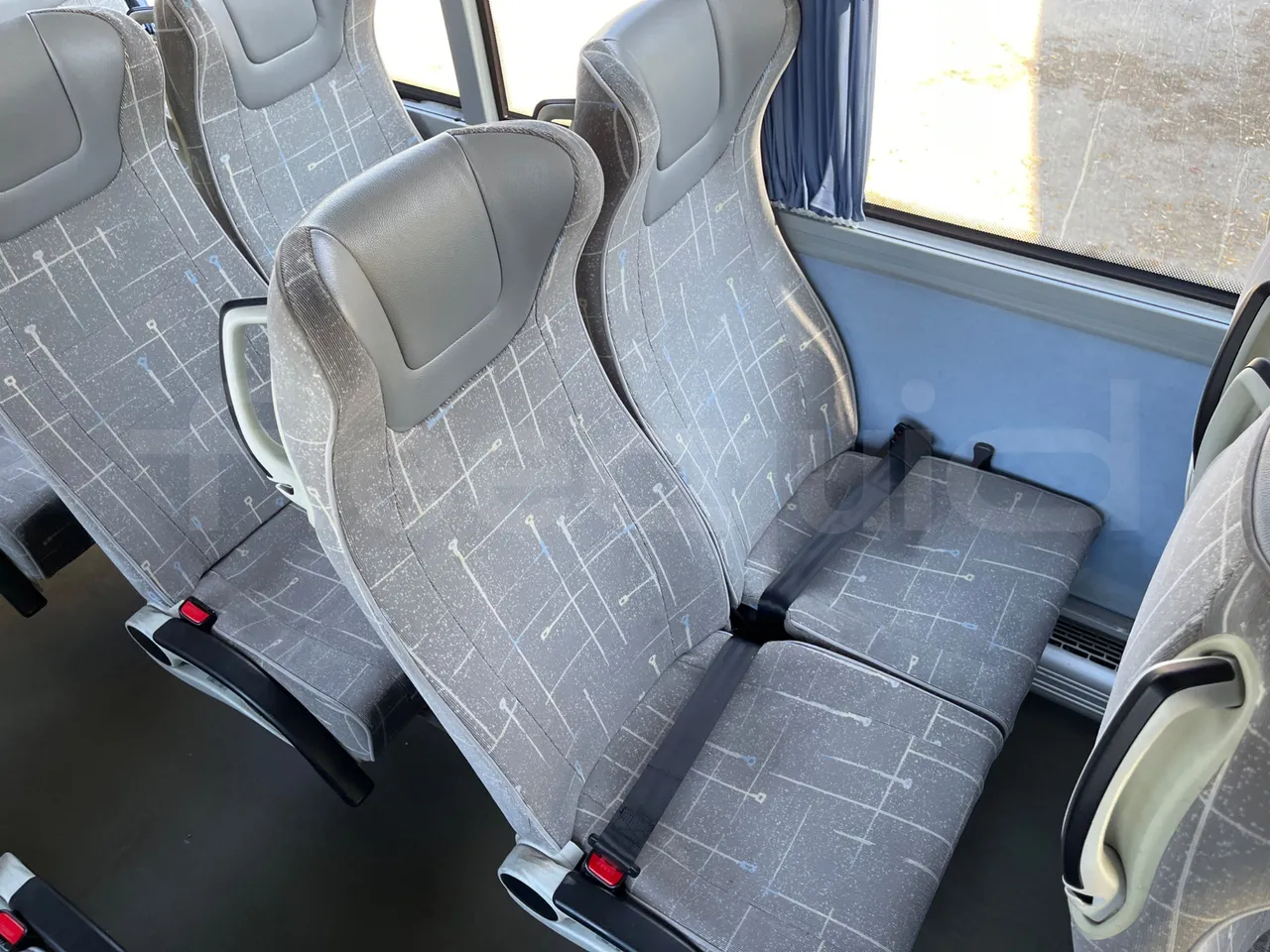 Isuzu Turquoise/Sb Anadolu - Euro 6 -140 kW - 7.720 mt - central seat safety belt