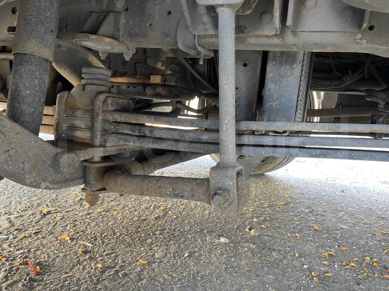 Isuzu Turquoise/Sb Anadolu - Euro 6 -140 kW - 7.720 mt - front air springs right