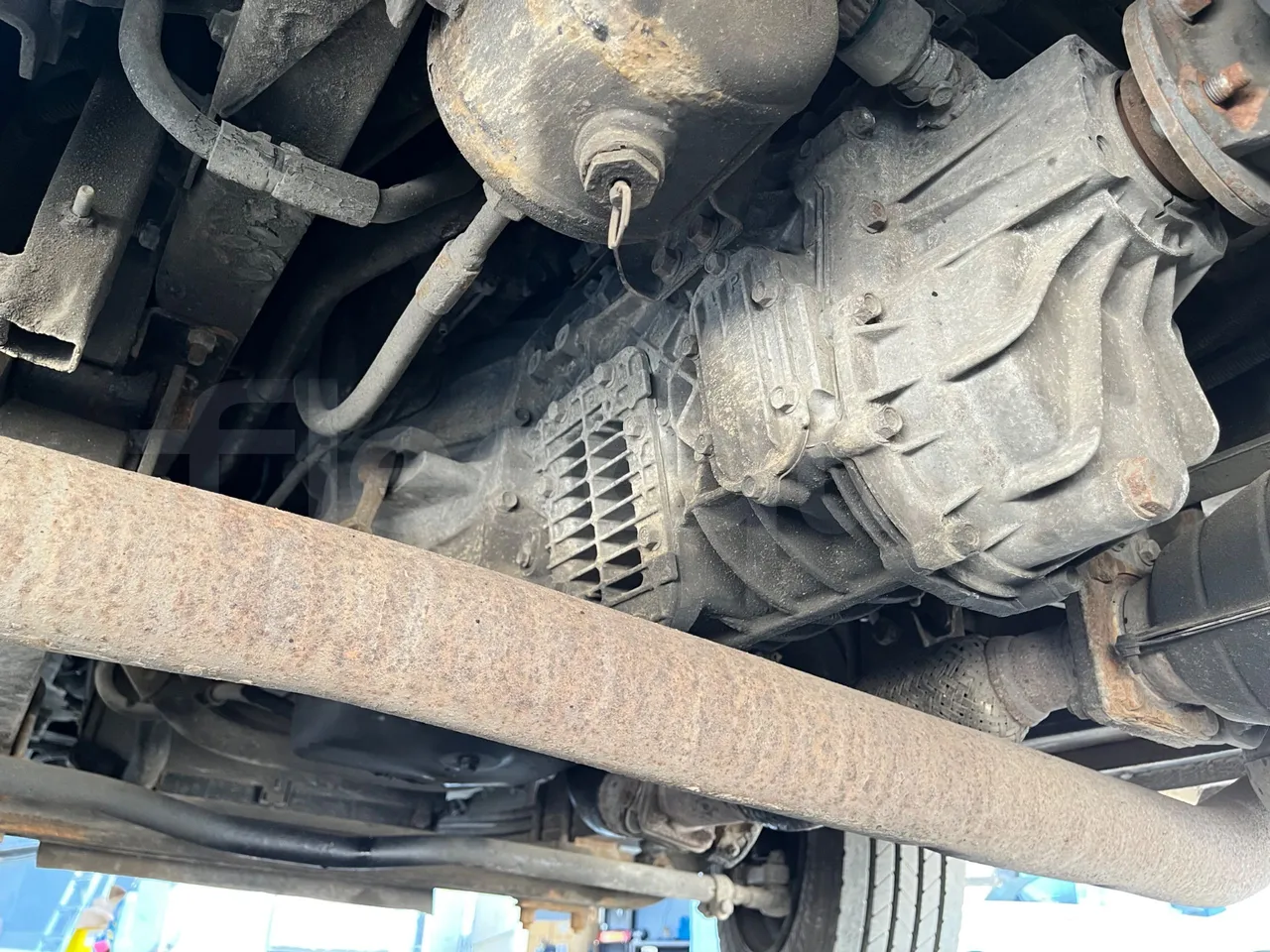 Isuzu Turquoise/Sb Anadolu - Euro 6 -140 kW - 7.720 mt - gearbox photo