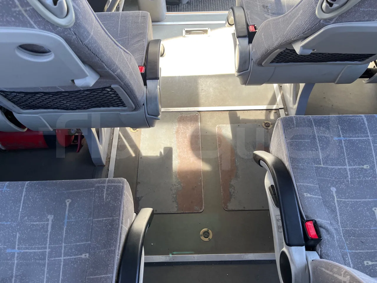 Isuzu Turquoise/Sb Anadolu - Euro 6 -140 kW - 7.720 mt - floor hatches photo