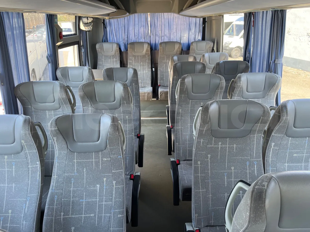 Isuzu Turquoise/Sb Anadolu - Euro 6 -140 kW - 7.720 mt - reverse view middle aisle