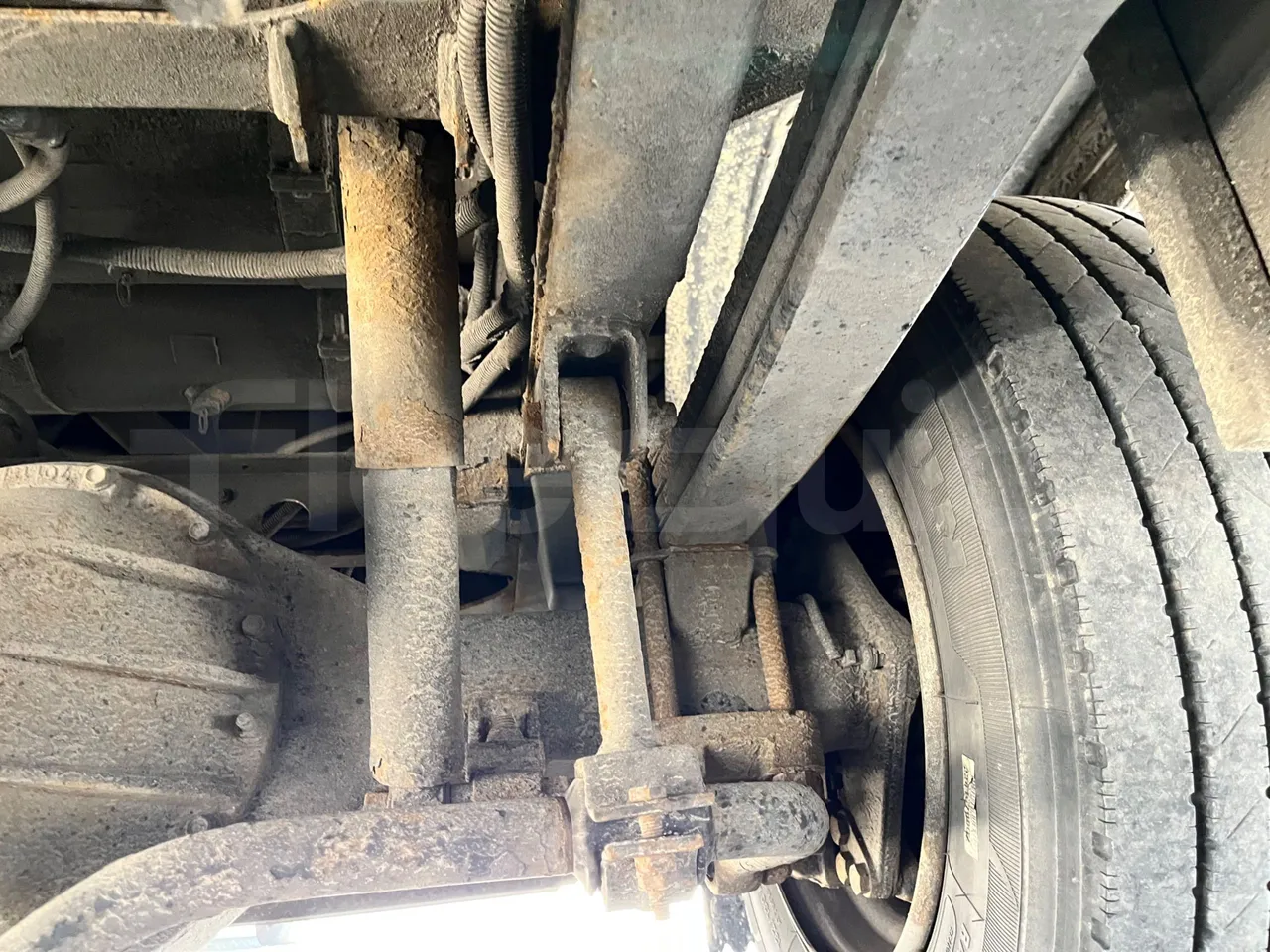 Isuzu Turquoise/Sb Anadolu - Euro 6 -140 kW - 7.720 mt - axle 2 shock absorbers 1 left