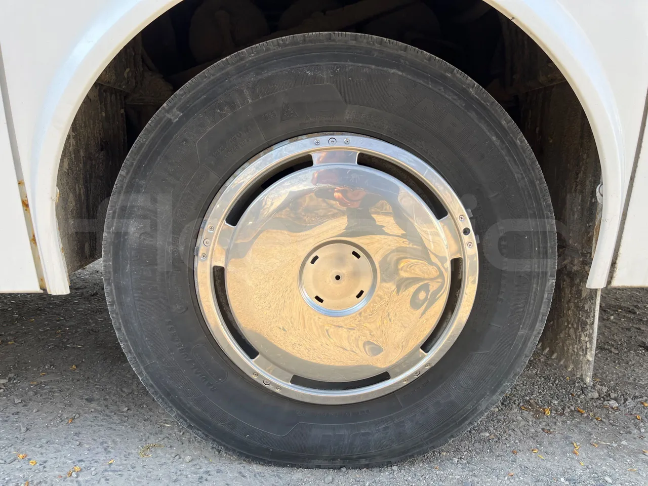 Isuzu Turquoise/Sb Anadolu - Euro 6 -140 kW - 7.720 mt - rear left tire photo