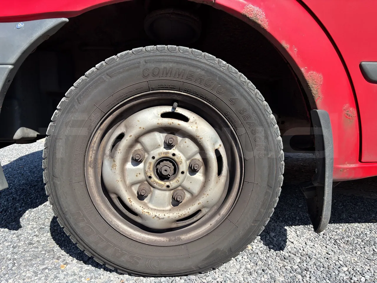 Ford Tourneo - First Axle Left Side: Complete Tyre