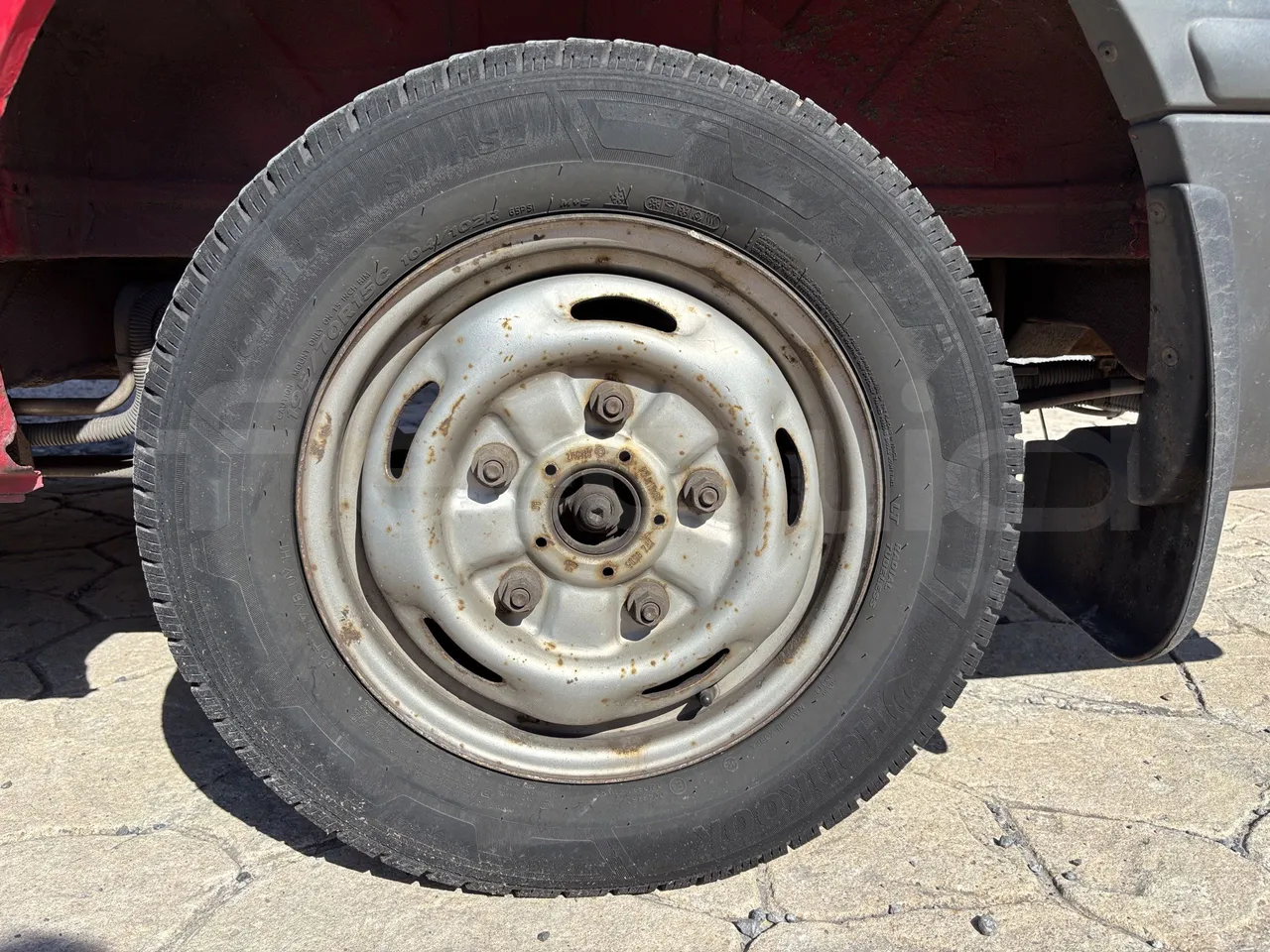 Ford Tourneo - First Axle Left Side: Tyre Size
