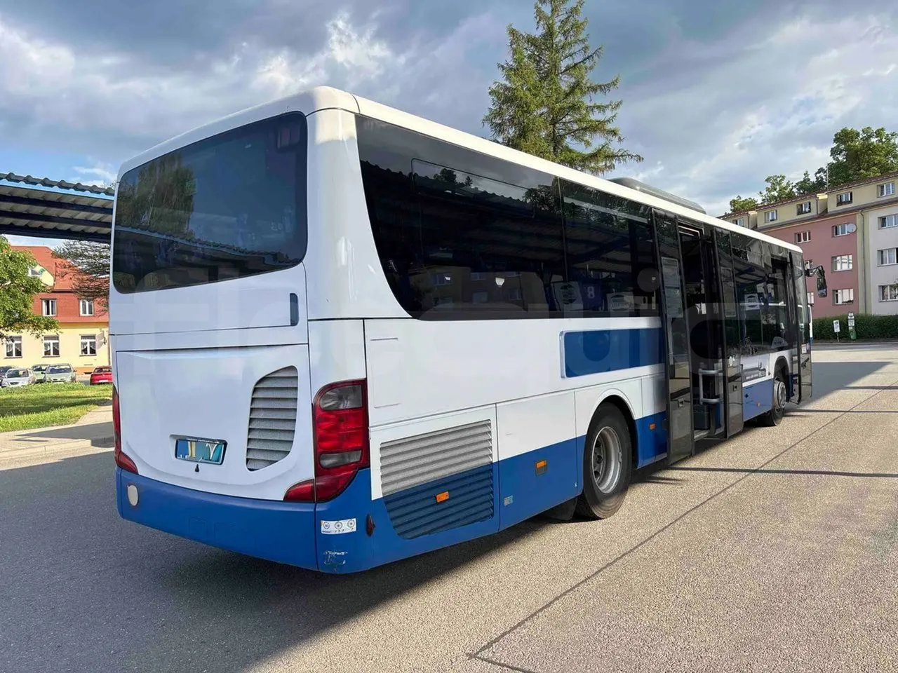Setra S415 - 3/4 right rear doors open