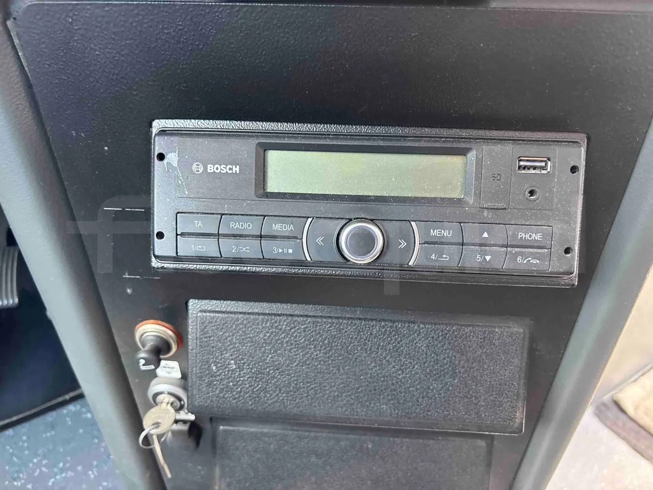 Setra S415 - radio accessories photo