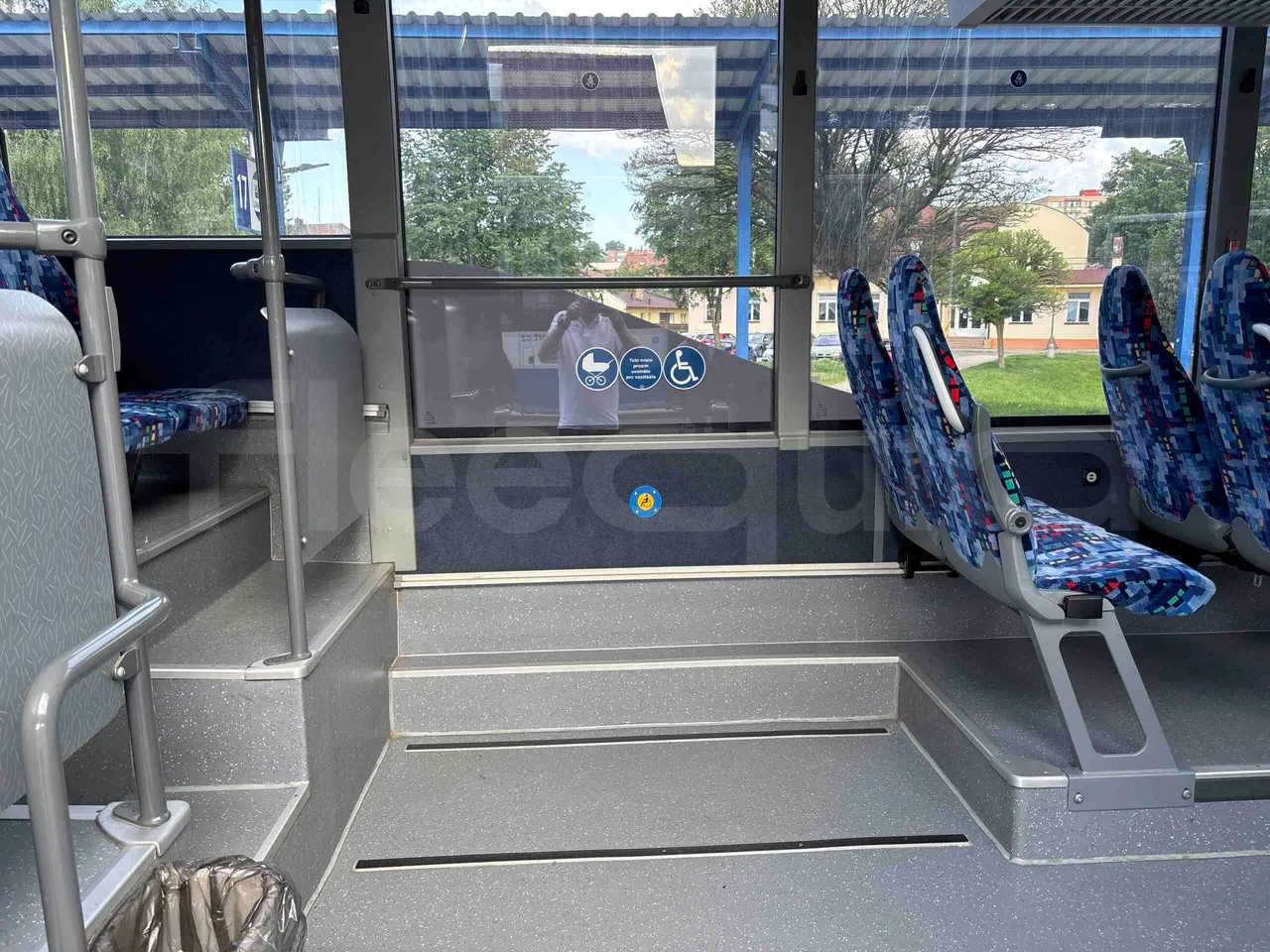 Setra S415 - disabled area photo