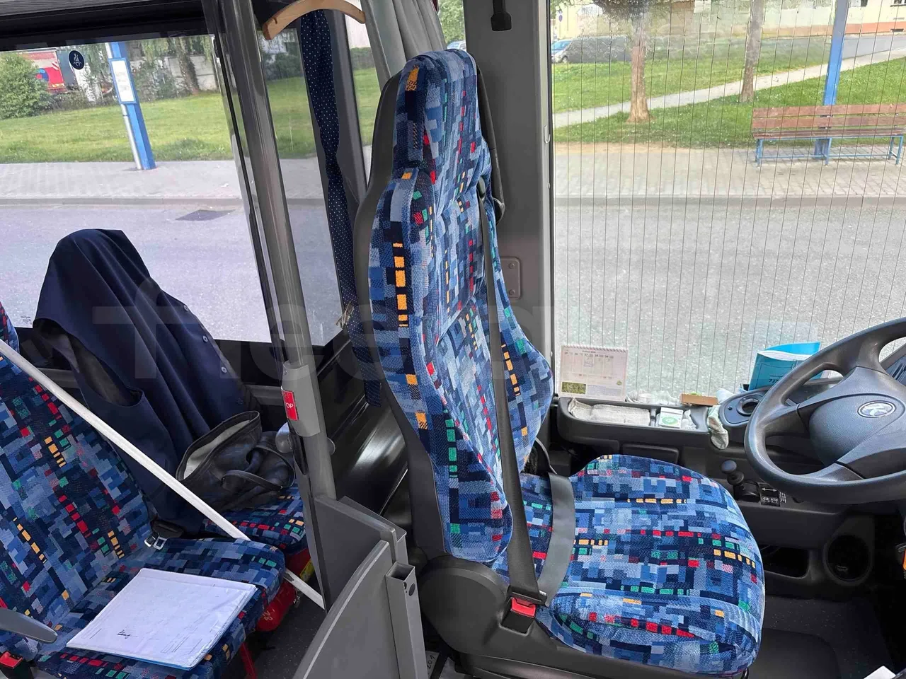 Setra S415 - driver's seat photo