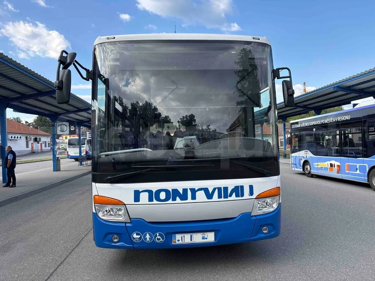 Setra S415 - front photo