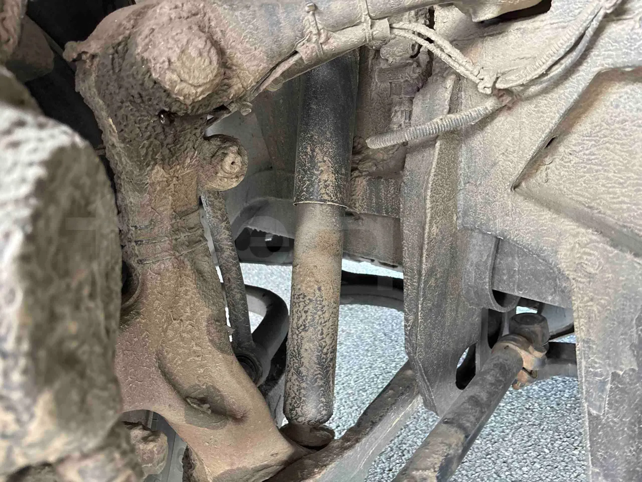 Setra S415 - front shock absorbers right