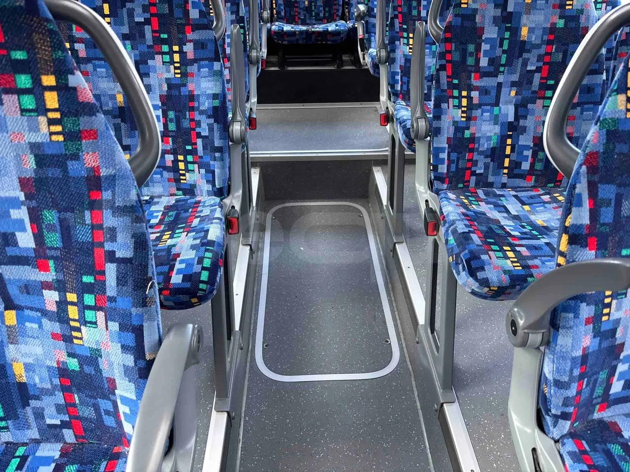 Setra S415 - floor hatches photo