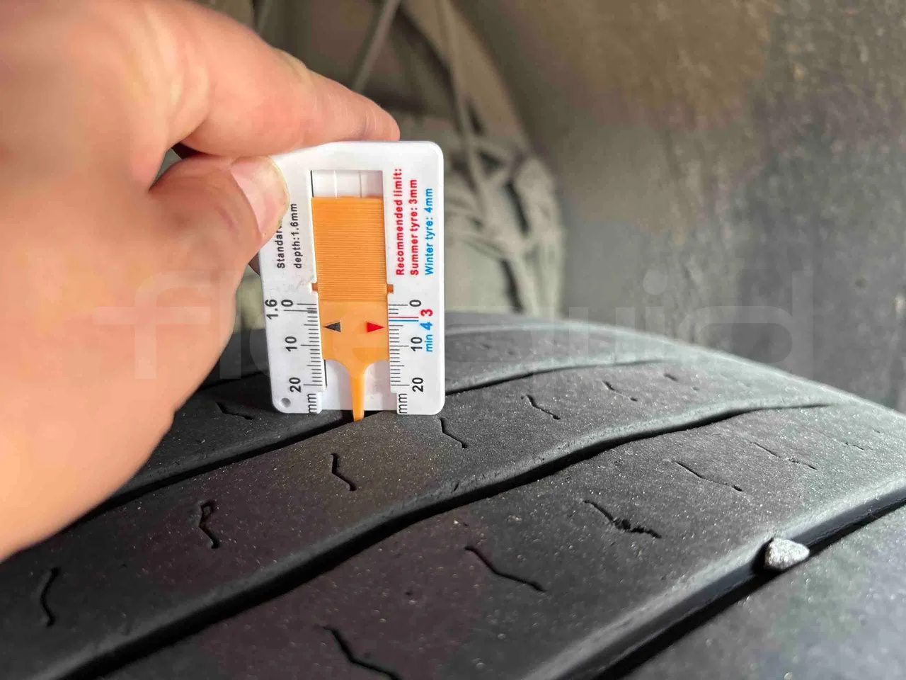 Setra S415 - tread condition front tires right