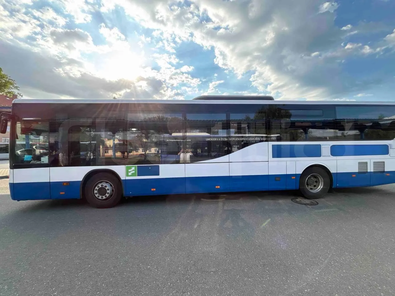 Setra S415 - left side photo