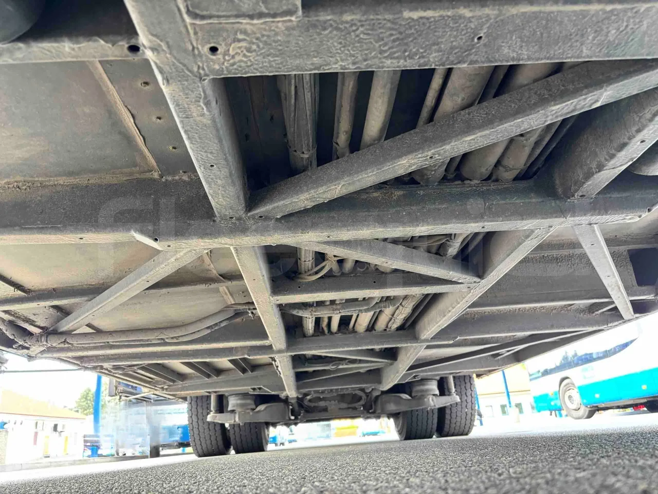 Setra S415 - central undercarriage photo