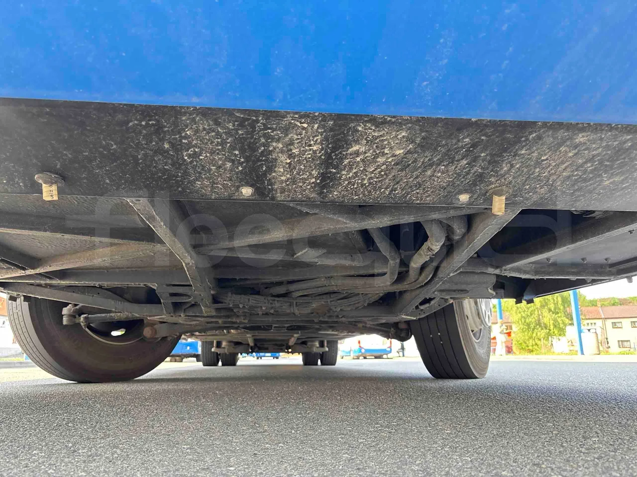 Setra S415 - front undercarriage from front