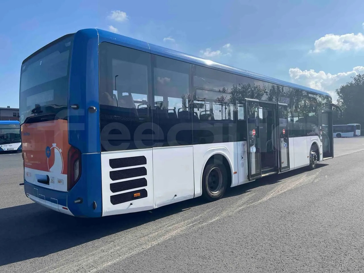 Man Lion's Intercity - 3/4 right rear doors open