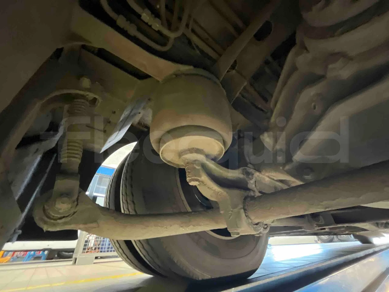 Man Lion's Intercity - axle 2 caliper brakes right