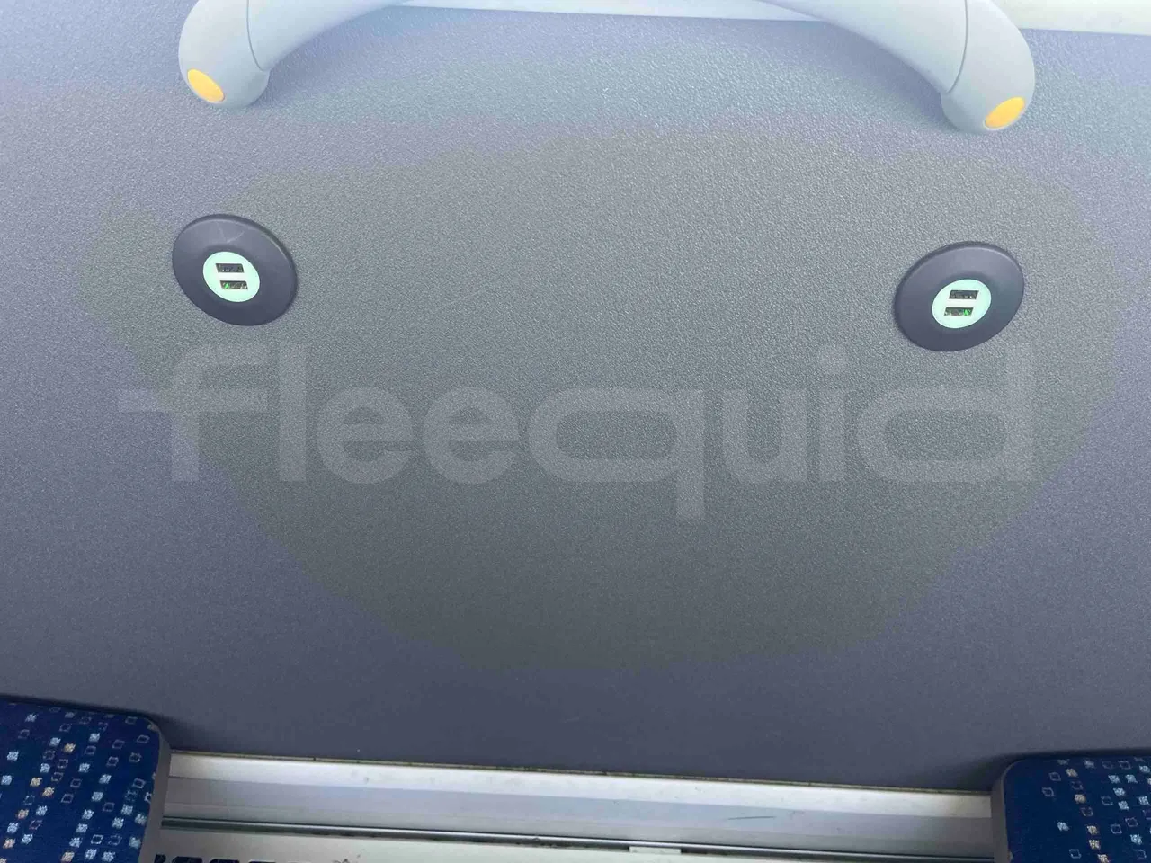 Man Lion's Intercity - usb charging detail