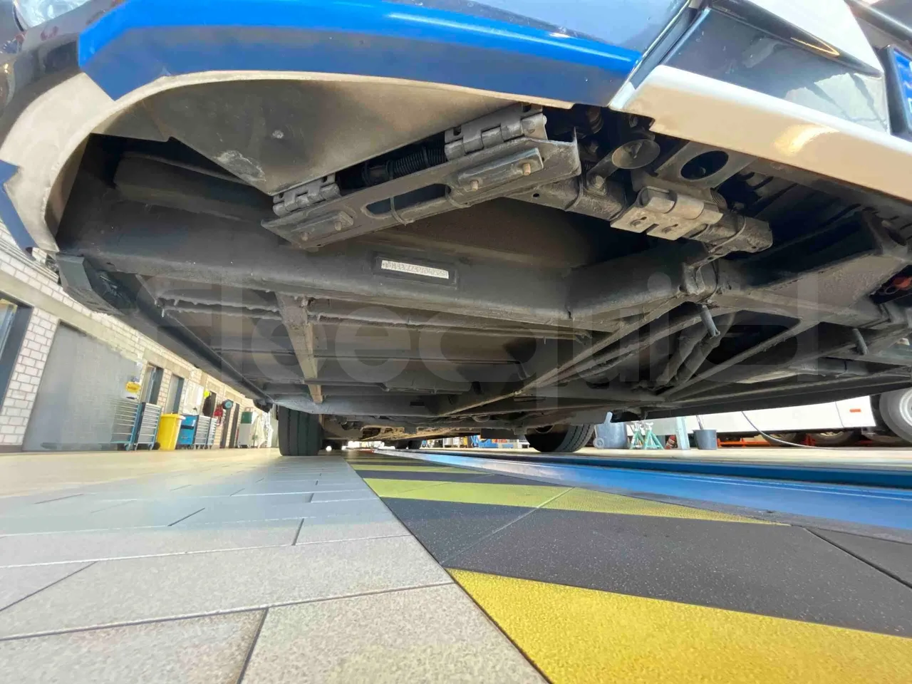 Man Lion's Intercity - front discs right