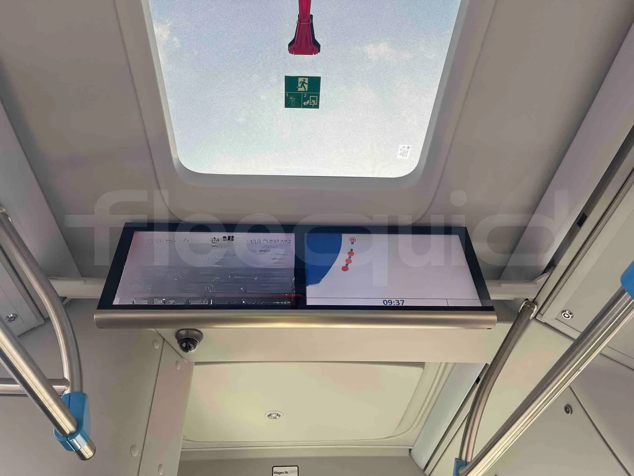 Man Lion's Intercity - monitor detail photo