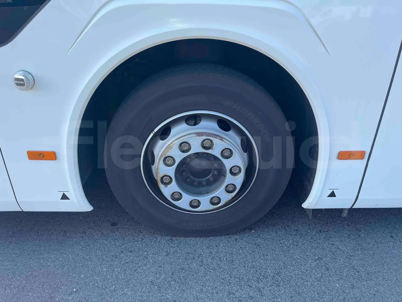 Man Lion's Intercity - tread condition front tires left