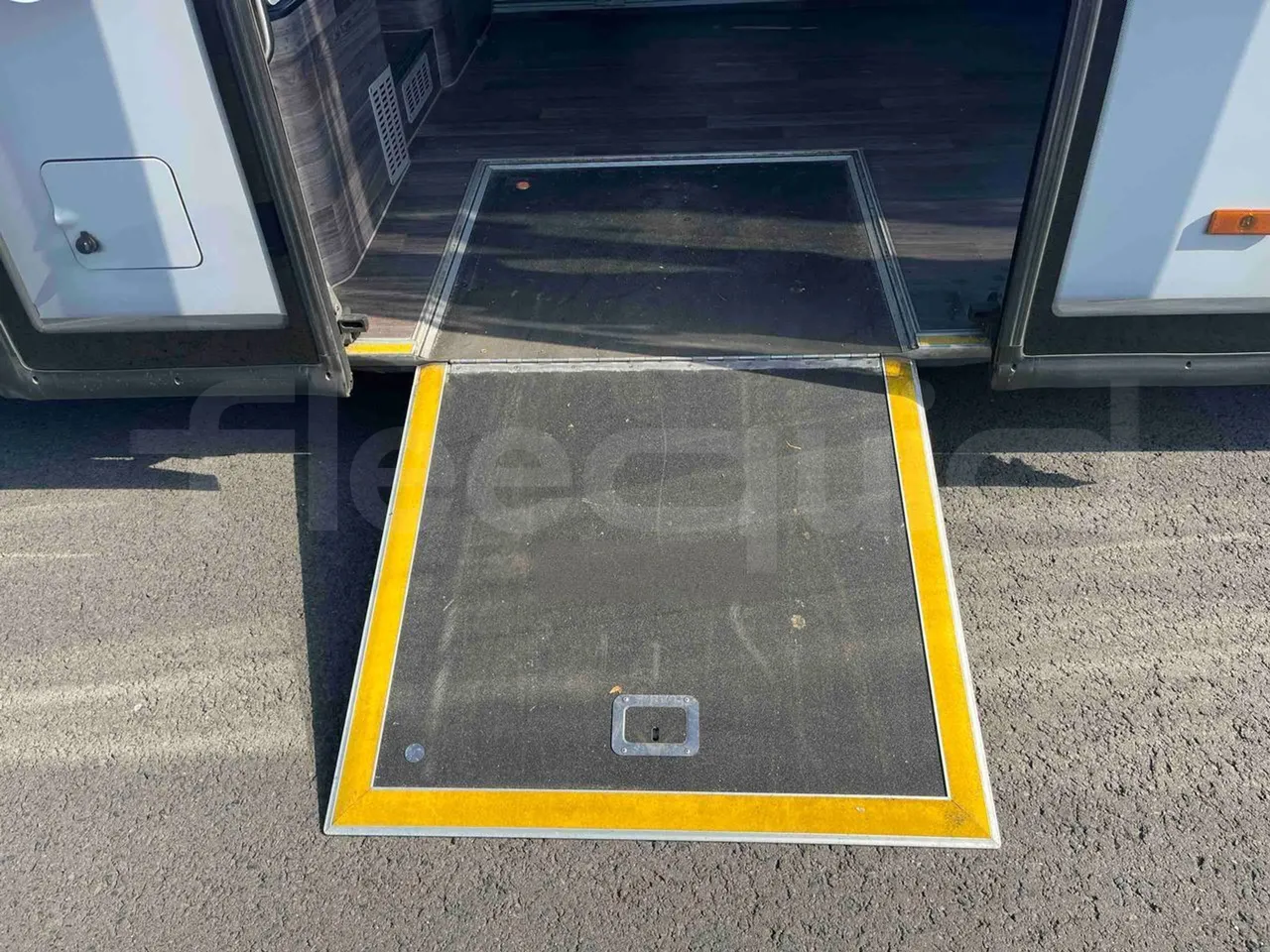Man Lion's Intercity - platform open photo