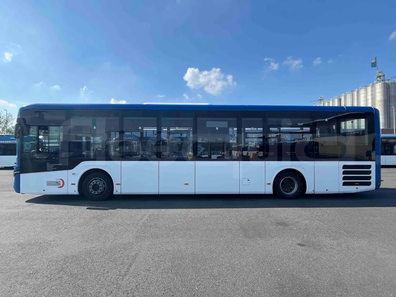 Man Lion's Intercity - left side photo